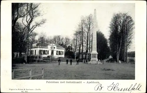 Ak Apeldoorn Gelderland, Paleislaan met Gedenknaald