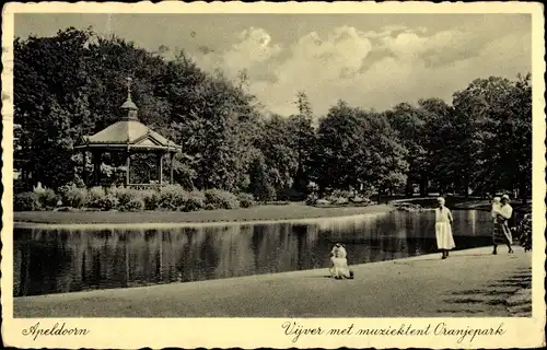 Ak Apeldoorn Gelderland, Vijver met muziektent Oranjepark