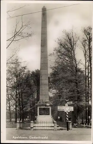 Ak Apeldoorn Gelderland, Gedenknaald