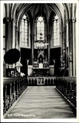 Ak Kranenburg Gelderland, R. K. Kerk, Innenansicht, Blick zum Altar