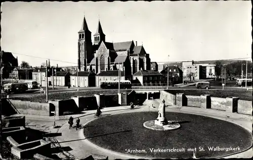 Ak Arnhem Gelderland Niederlande, Verkeerscircuit met St. Walburgskerk