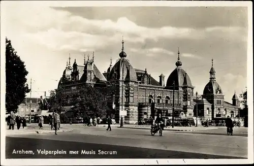 Ak Arnhem Gelderland Niederlande, Velperplein met Musis Sacrum