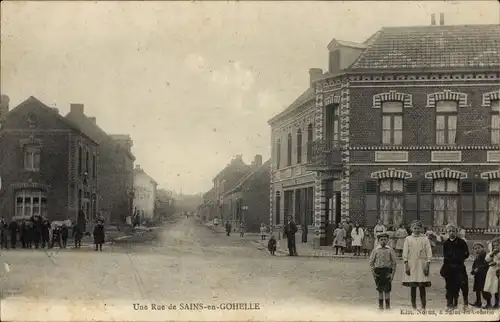 Ak Sains en Gohelle Pas de Calais, Une Rue, Kinder, Straßenpartie