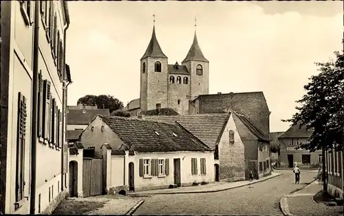 Ak Frose in Anhalt, Stiftskirche, Straßenpartie