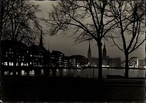 Ak Hamburg, 1950, Blick von der Lombardsbrücke, Nachtansicht