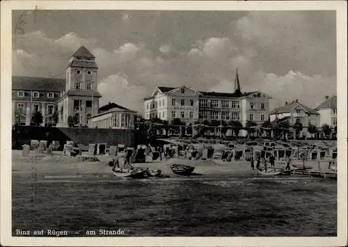 Ak Seebad Binz auf Rügen, am Strande, Badegäste, Strandkörbe