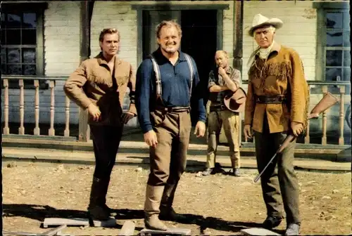 Ak Filmszene aus Unter Geiern, Schauspieler Stewart Granger, Götz George, Walter Barnes