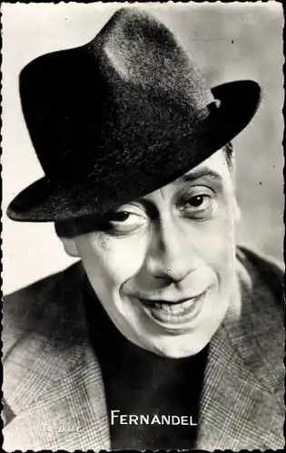 Ak Schauspieler Fernandel, Portrait