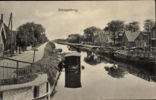 Ak Schagerbrug Nordholland Niederlande, Partie am Kanal, Häuser