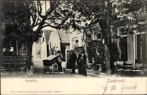 Ak Zandvoort Nordholland Niederlande, Kirchplatz, Männer