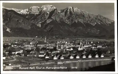 Ak Hall in Tirol, Panorama mit Karwendelkette