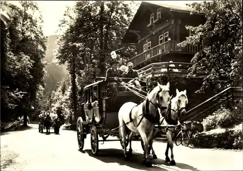 Ak Schwarzburg in Thüringen, HOG Schweizerhaus im Schwarzatal, Postkutsche