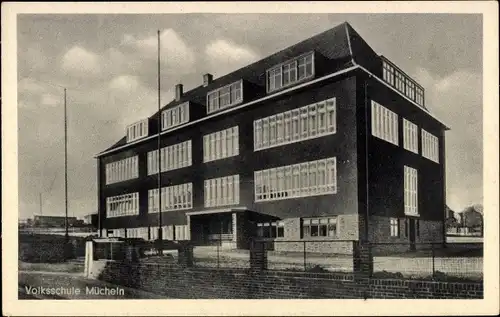 Ak Mücheln im Saalekreis, Volksschule, Außenansicht