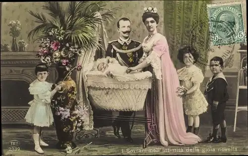 Ak Vittorio Emanuele III., König Viktor Emanuel III. von Italien, Elena von Montenegro, Kinder