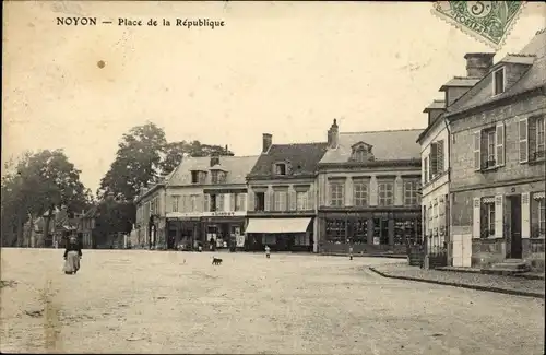 Ak Noyon Oise, Platz der Republik