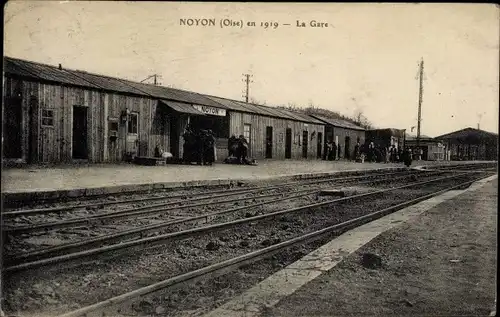 Ak Noyon-Oise, Der Bahnhof, 1919