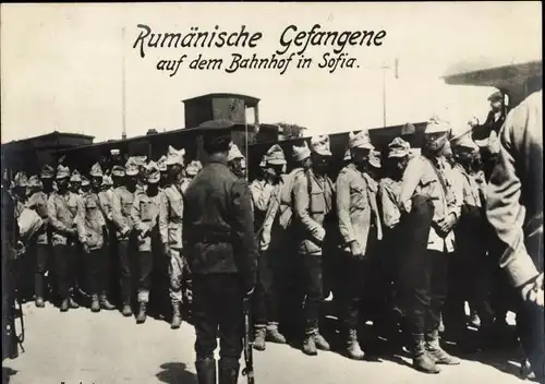 Ak Sofia Bulgarien, Rumänische Kriegsgefangene auf dem Bahnhof, I WK