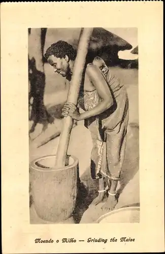 Ak Africa, Mahlen des Mais