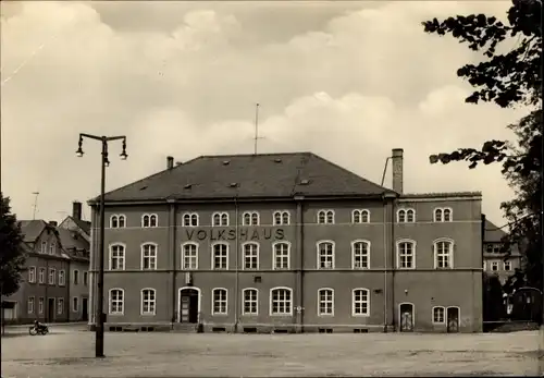 Ak Thum im Erzgebirge Sachsen, Volkshaus am Karl Marx Platz