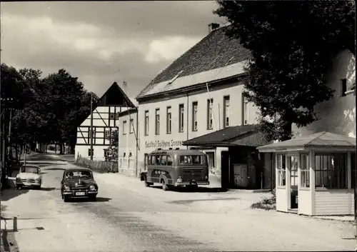 Ak Ansprung Marienberg im Erzgebirge, Gasthof Goldene Sonne, Bus, Autos