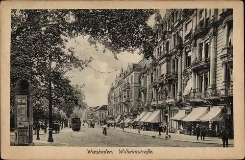 Ak Wiesbaden in Hessen, Wilhelmstraße, Straßenbahn, Litfaßsäule
