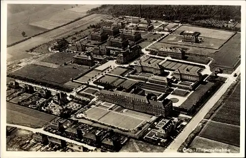 Ak Zwickau in Sachsen, Heinrich-Braun-Krankenhaus, Fliegeraufnahme