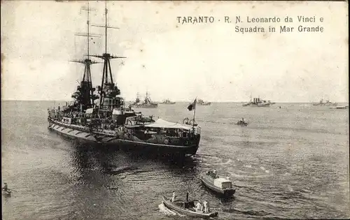 Ak Tarent Taranto Apulien, RN Leonardo da Vinci und Squadra in Mar Grande