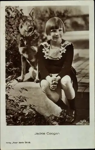Ak Schauspielerin Jackie Coogan, Portrait mit Hund