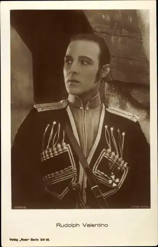 Ak Schauspieler Rudolph Valentino, Der Adler