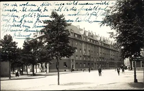 Foto Ak Köln am Rhein, Straßenpartie, Wohnhaus