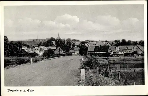 Ak Bergheim an der Eder Hessen, Gesamtansicht, Straße