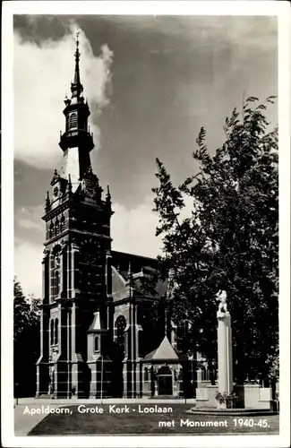 Ak Apeldoorn Gelderland, Grote Kerk, Loolaan met Monument 1940-45