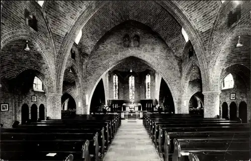 Ak Haalderen Gelderland, R. K. Kerk, O. L. Vrouw v. Zeven Smarten, Innenansicht, Blick zum Altar