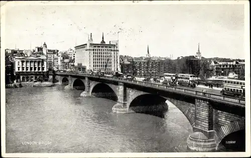 Ak London City England, Bridge, Doppelstockbusse