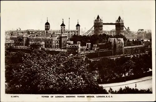 Ak London City England, Tower of London shewing Tower Bridge