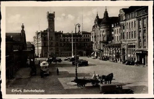 Ak Erfurt in Thüringen, Bahnhofsplatz, Kutsche