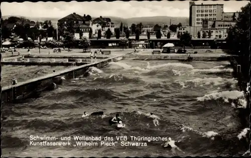 Ak Schwarza im Thüringer Wald, Schwimm- u. Wellenbad des VEB Thür. Kunstfaserweks Wilhelm Pieck