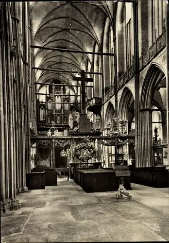 Ak Stralsund in Vorpommern, St. Nikolaikirche, Innenansicht mit Blick auf die Orgel