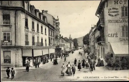 Ak Gérardmer Lothringen Vosges, La Grande Rue, Grand Bazar Central, Café
