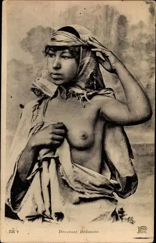 Ak Danseuse Bédouine, Tänzerin mit entblößter Brust, Maghreb