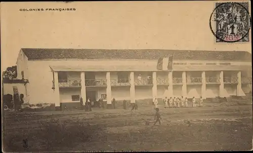 Ak Dahomey Benin, Gebäude, Ortsbewohner, Französische Fahne