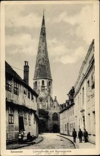 Ak Salzwedel in der Altmark, Lorenzstraße mit Marienkirche