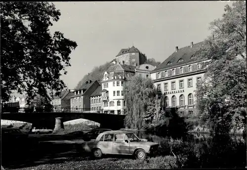 Ak Greiz im Vogtland, Part am Fluss, Auto, Brücke, Häuserfronten