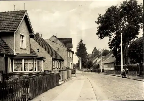 Ak Bredereiche Fürstenberg an der Havel, Straßenansicht, Wohnhäuser