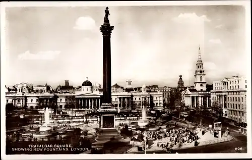 Ak London City England, Trafalgar Square, showing New Fountains