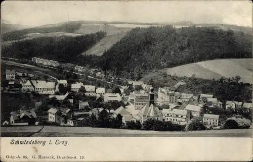 Ak Schmiedeberg Dippoldiswalde im Erzgebirge, Blick auf den Ort, Panorama