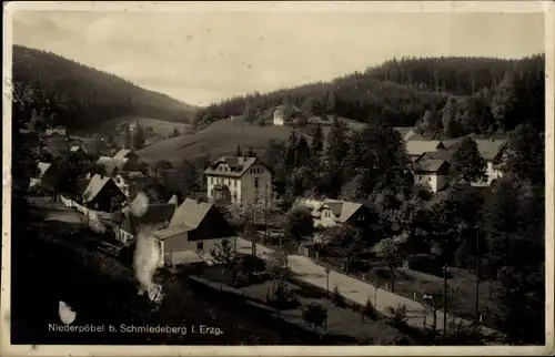 Ak Niederpöbel Schmiedeberg im Erzgebirge, Panorama, Teilansicht