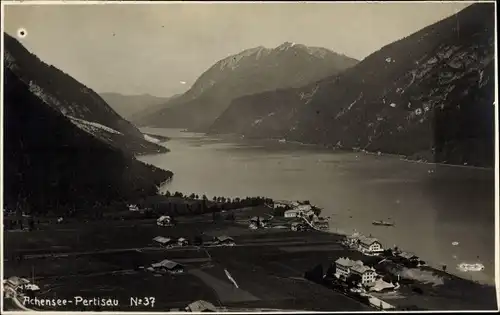 Foto Ak Pertisau Eben am Achensee in Tirol, Luftbild vom Ort mit Achensee