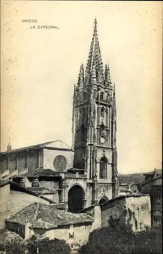 Ak Oviedo Asturias Spanien, Blick auf die Kathedrale