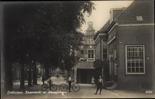 Ak Enkhuizen Nordholland Niederlande, Kaasmarkt, Waaggebouw